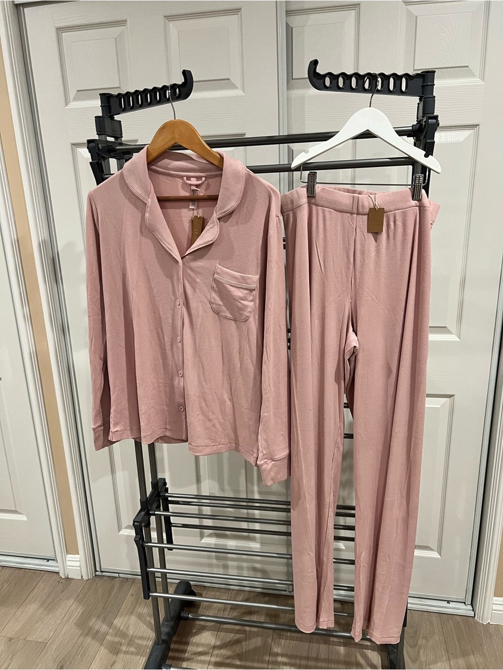 SKIMS Long-Sleeve Button Pajama Set — Dusty Rose - Picture 5 of 13